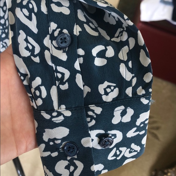 Equipment Femme Slim Signature Silk Shirt - Picture 3 of 5